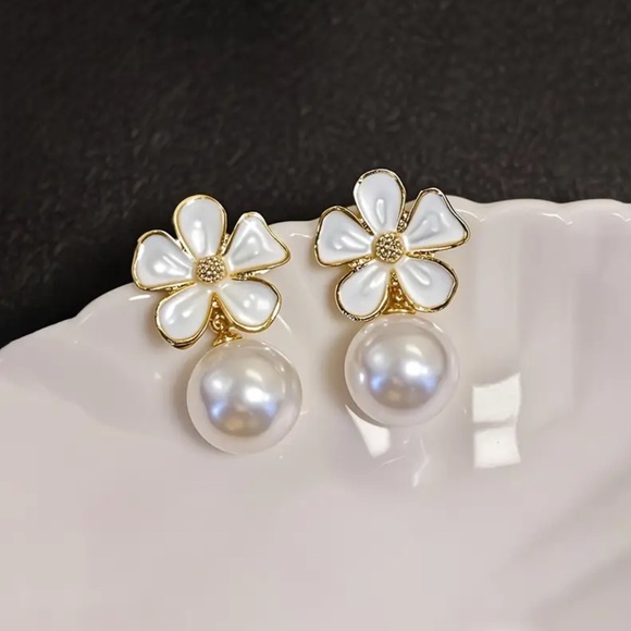 NWOT - Gold and White Floral Pearl Drop Earrings - Picture 3 of 7